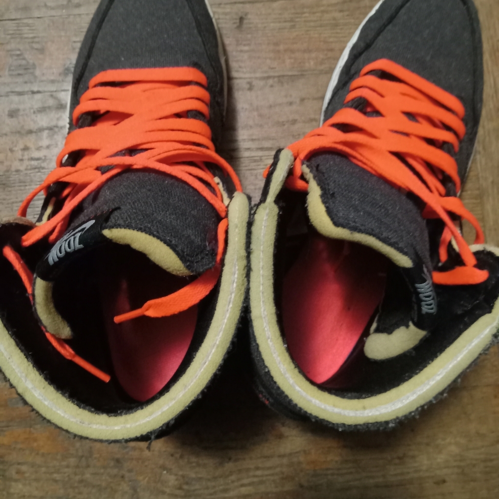Jordan Black and Red High-Top Sneakers - Picture 4 of 8